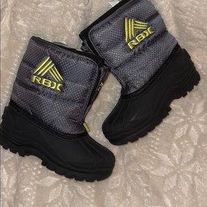 Kids snow boots